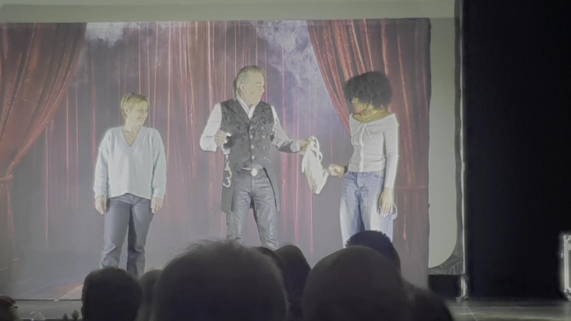 Salle des Fetes - Photo 3